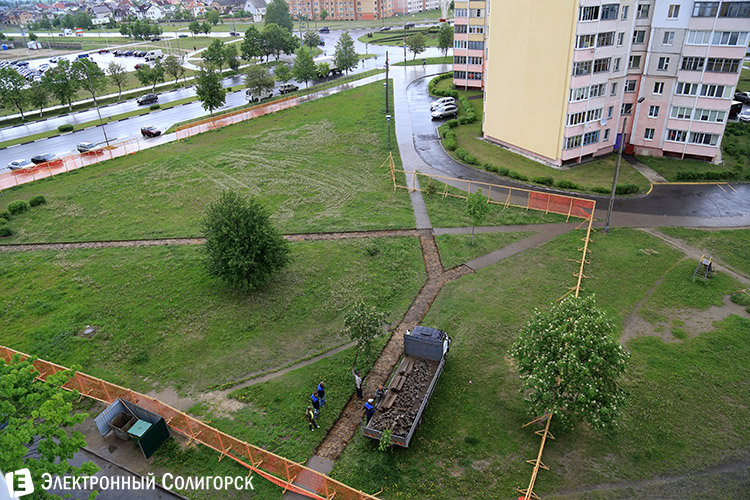 Октябрьский солигорск. Солигорск площадки детские.