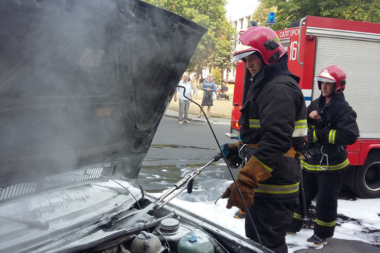 В Солигорске горел автомобиль