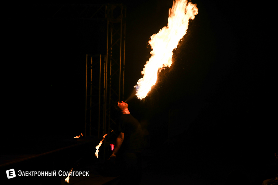 шоу огня в Солигорске