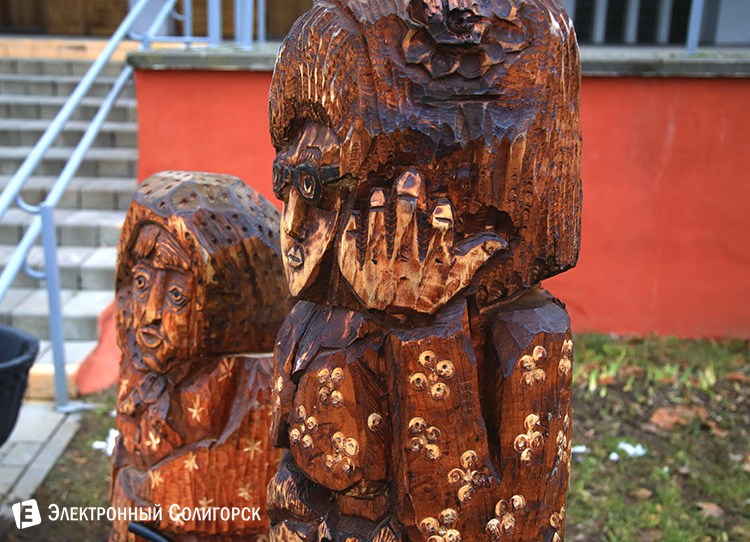 скульптуры бабушек Солигорск
