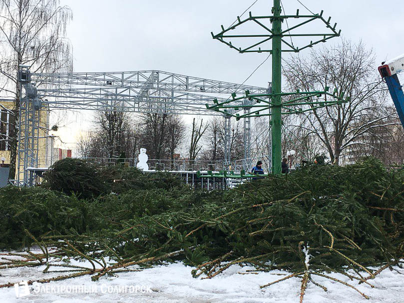 новогодняя елка Солигорск