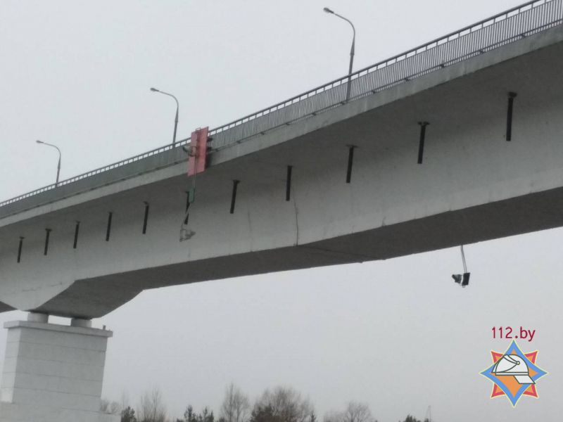 трещина в конструкции моста через Припять