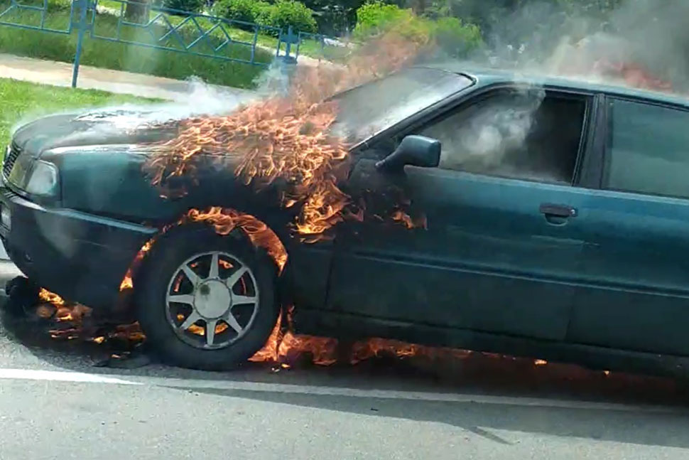 пожар автомобиль солигорск огонь