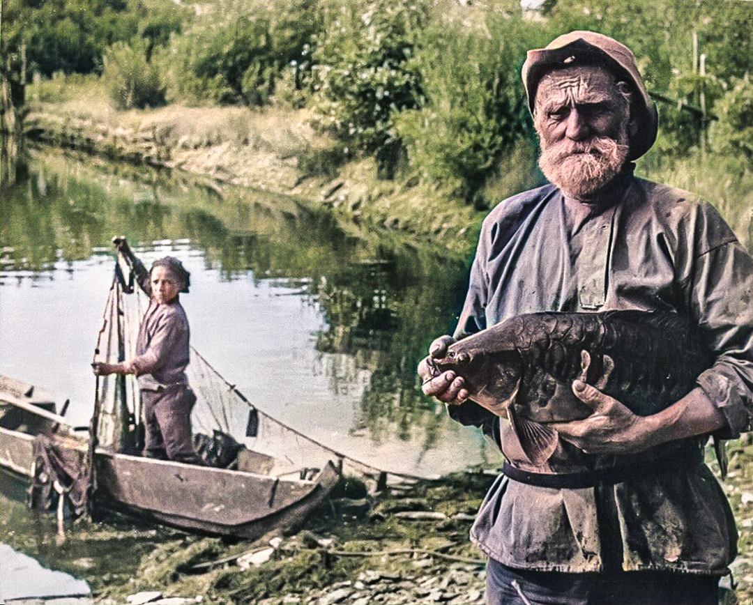 Как борода ловит рыбу. Советский Рыбак. Рыбная ловля в старину. Рыболовство в СССР. Рыболовство в прошлом.
