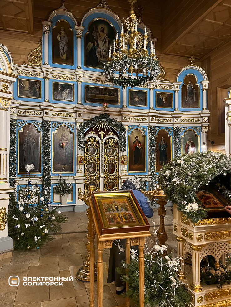 Убранство солигорских храмов к Рождеству