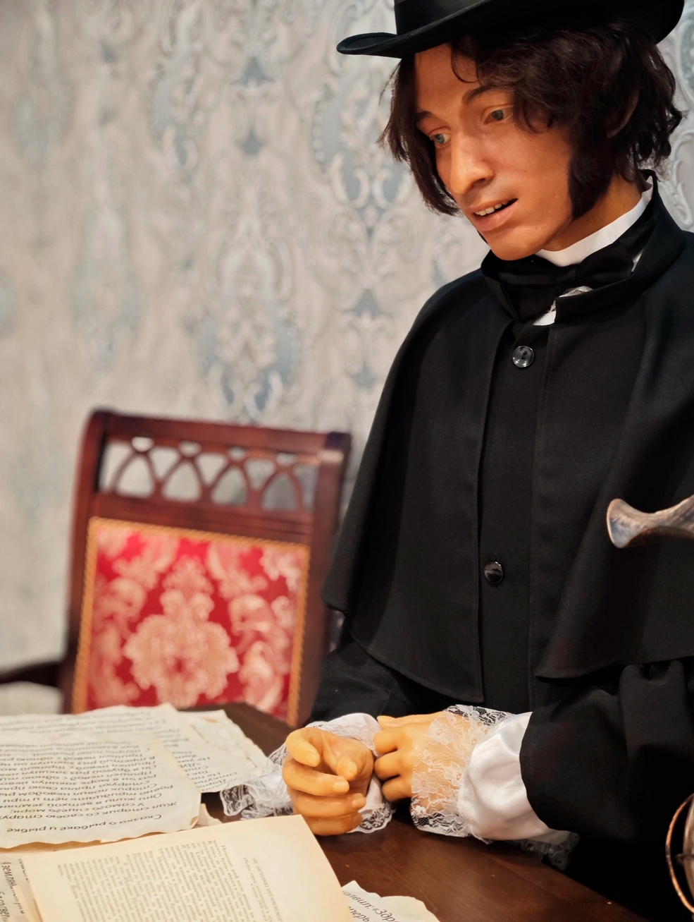 выставка восковых фигур в Солигорске