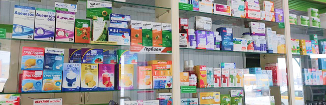 От рецептурного ряда до анаболиков: как оформляются витрины в солигорских аптеках