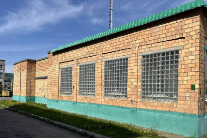 За выставленный на аукцион магазин боролись три участника. Теперь к нему не зарастает народная тропа