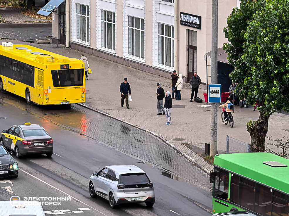 Плитка вместо асфальта на автобусных остановках в Солигорске