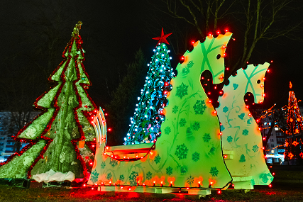 Парад ёлок днем и ночью. Вам точно стоит это увидеть
