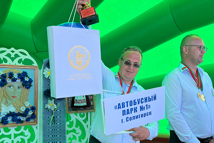 Кубки, медали и мастерство: итоги соревнований водителей в Солигорске